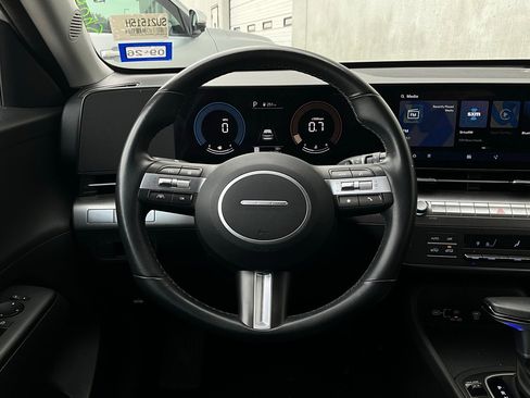 Used 2025 Hyundai Kona SEL image 34
