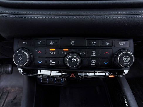 Used 2021 Dodge Durango Citadel w/ Premium Entertainment Group image 24