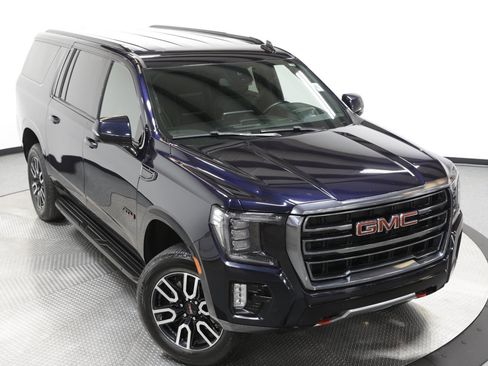 Used 2023 GMC Yukon XL AT4 image 44