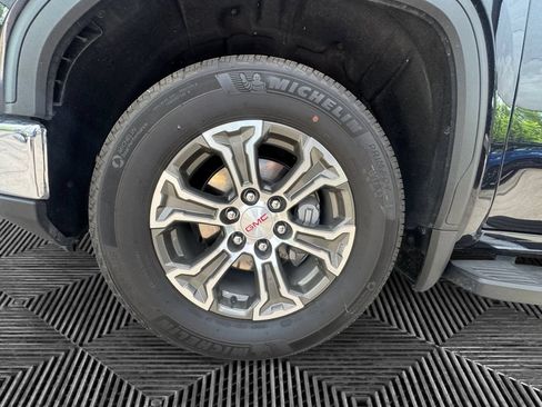 Certified 2025 GMC Sierra 1500 SLT w/ SLT Convenience Package RWD image 9