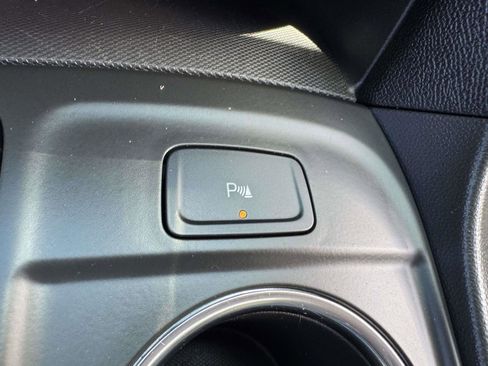Used 2024 Chevrolet Equinox LT AWD/4WD image 36