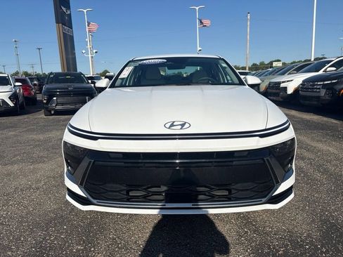 Certified 2025 Hyundai Sonata SEL FWD image 2