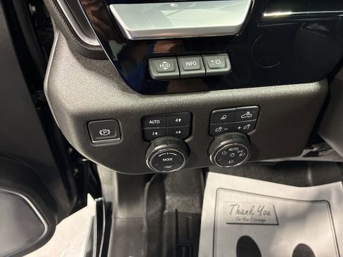 Used 2024 Chevrolet Silverado 2500 High Country w/ High Country Premium Package AWD/4WD image 30