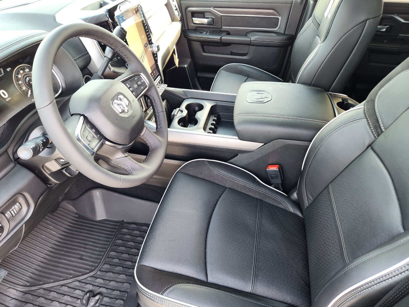New 2027 RAM 2500 Laramie w/ Night Edition AWD/4WD image 13