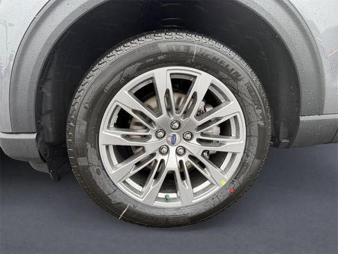 New 2026 Ford Explorer Active w/ Active Comfort Package image 9