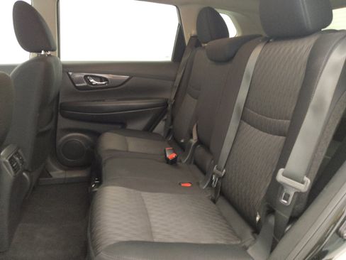 Used 2019 Nissan Rogue SV FWD image 18
