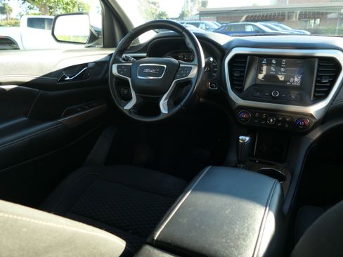 Used 2019 GMC Acadia SLE image 24