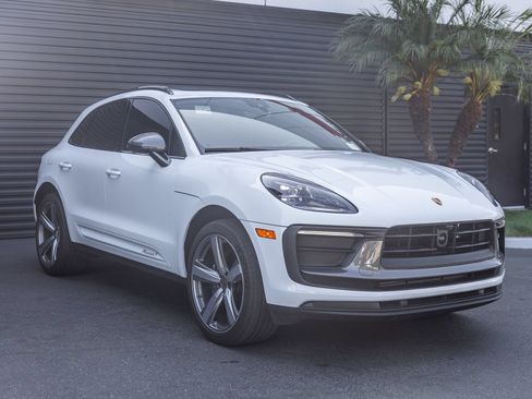 Certified 2024 Porsche Macan Turbo AWD/4WD image 6