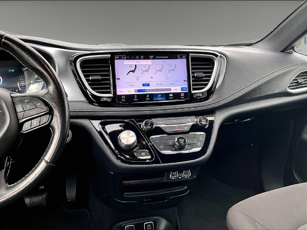 Used 2021 Chrysler Pacifica Touring w/ S Appearance Package FWD image 18