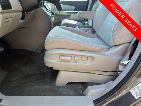 Used 2016 Honda Odyssey SE image 8
