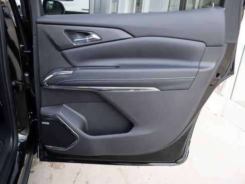 New 2026 Chevrolet Traverse LT w/ Enhanced Driving Package FWD image 30