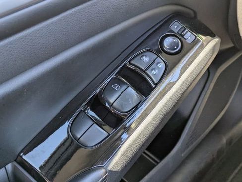 Used 2021 Nissan Altima 2.5 SV image 19