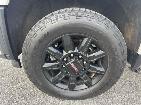 Used 2024 GMC Sierra 2500 AT4 w/ AT4 Premium Plus Package AWD/4WD image 33