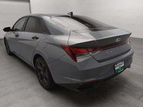 Used 2021 Hyundai Elantra SEL FWD image 5