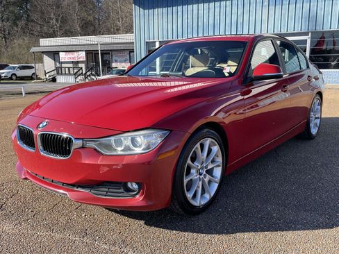 Used 2014 BMW 320i Sedan w/ Sport Package image 5