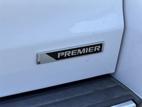 Used 2018 Chevrolet Suburban Premier AWD/4WD image 8