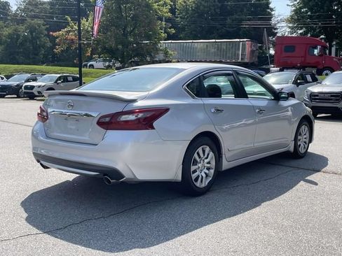Used 2018 Nissan Altima 2.5 S w/ S Convenience Package FWD image 5