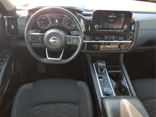 Used 2024 Nissan Pathfinder SV w/ Black Appearance Package AWD/4WD image 12