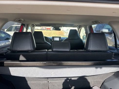 Used 2020 Toyota RAV4 XLE Premium image 6