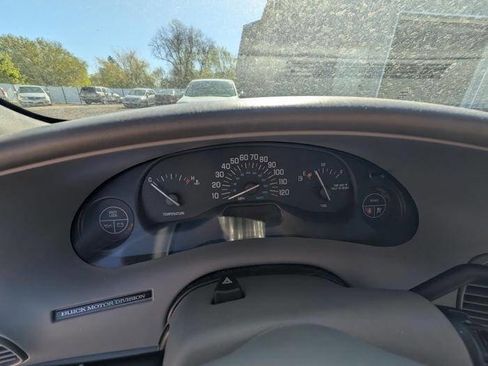 Used 2001 Buick Century Custom w/ Premium Pkg FWD image 34