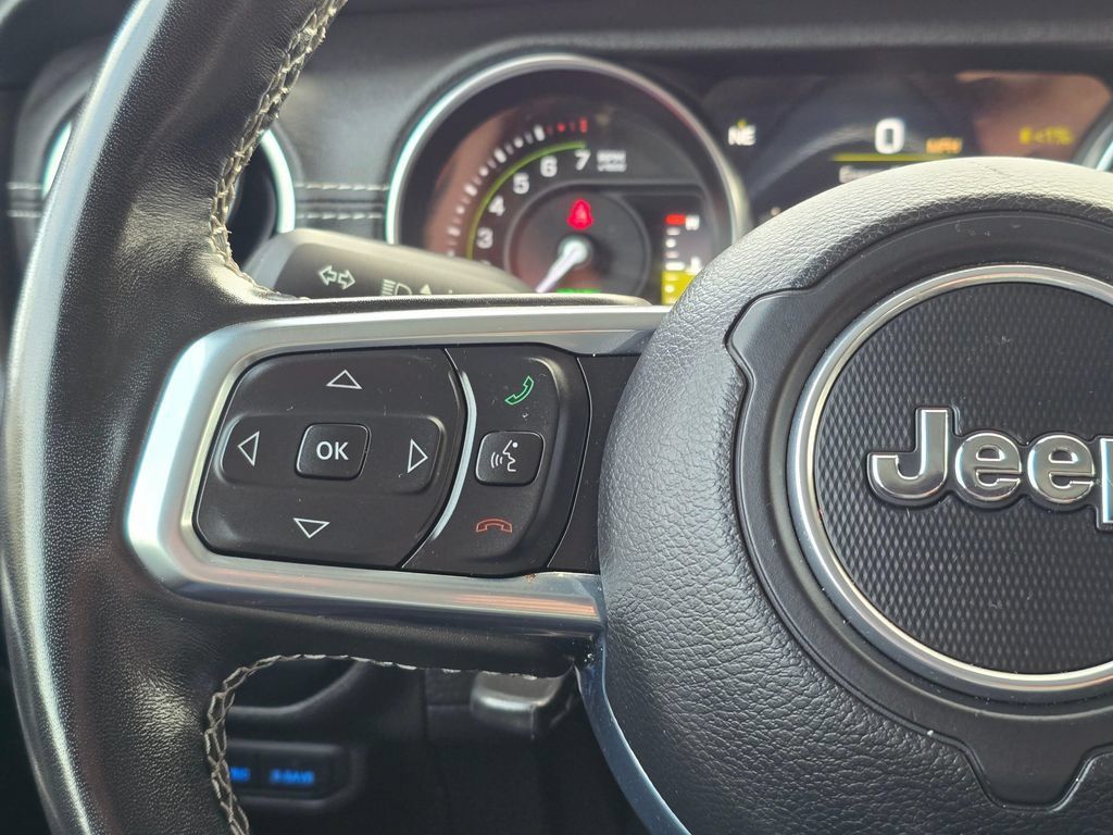 Used 2022 Jeep Wrangler Unlimited Sahara w/ Cold Weather Group AWD/4WD image 26