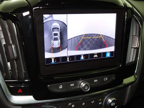 Used 2023 Chevrolet Traverse RS image 68