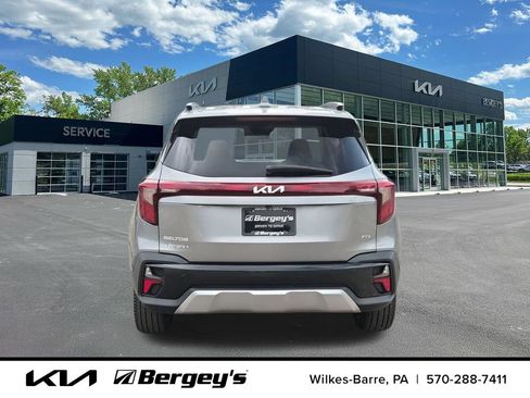 Certified 2024 Kia Seltos SX w/ SX Sunroof Package AWD/4WD image 10