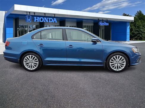 Used 2016 Volkswagen Jetta SEL w/ Lighting Package image 25