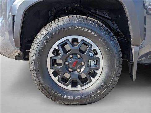 Certified 2025 Toyota Tacoma TRD Off-Road AWD/4WD image 23