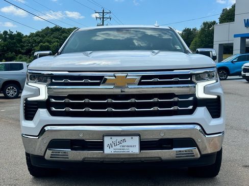 Used 2023 Chevrolet Silverado 1500 LTZ w/ Z71 Off-Road Package AWD/4WD image 6