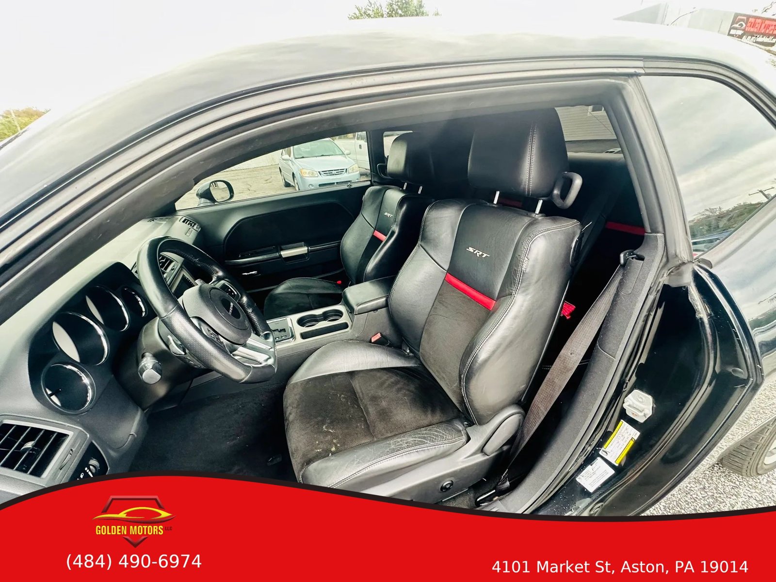 Used 2012 Dodge Challenger SRT8 RWD image 10