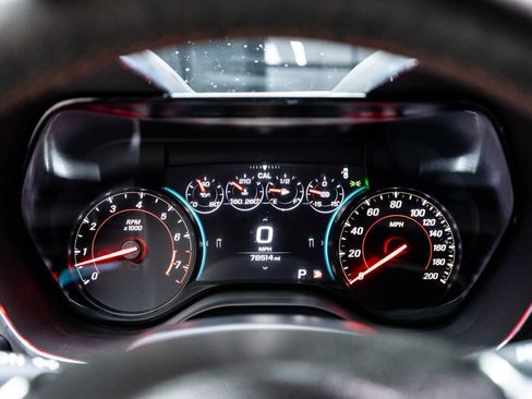 Used 2018 Chevrolet Camaro ZL1 RWD image 28