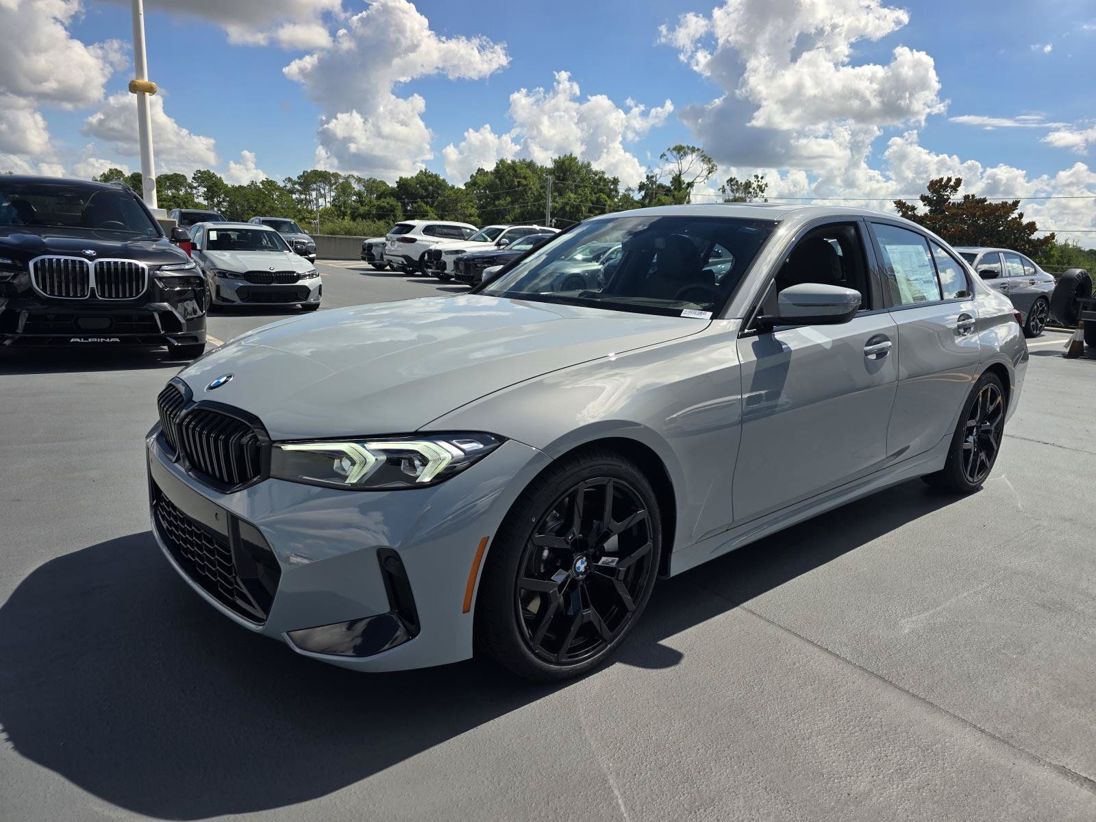 New 2026 BMW 330i Sedan w/ M Sport Package RWD image 5