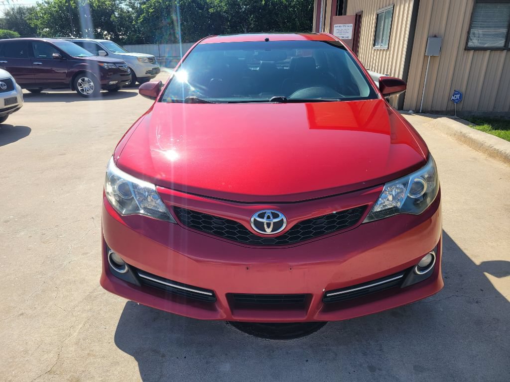 Used 2012 Toyota Camry SE FWD image 8