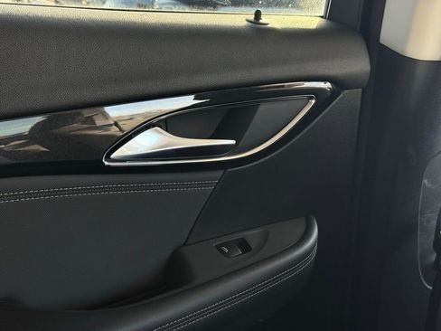 Used 2024 Buick Envision Preferred image 53