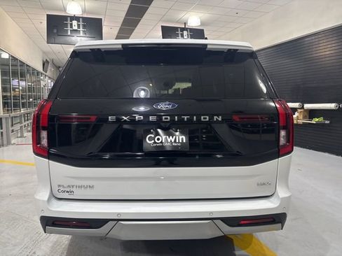 Used 2025 Ford Expedition Max Platinum AWD/4WD image 8