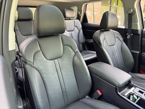 Used 2024 Kia Sorento SX image 37