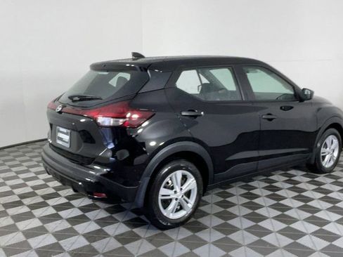 Used 2025 Nissan Kicks Play S FWD image 4