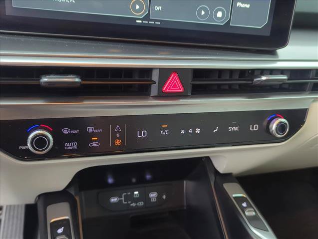 Used 2024 Kia Sorento S FWD image 20