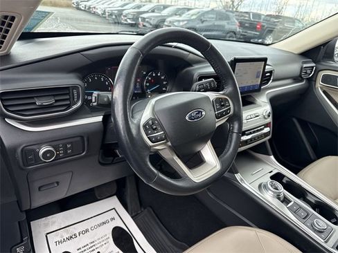 Used 2021 Ford Explorer XLT w/ Equipment Group 202A image 10