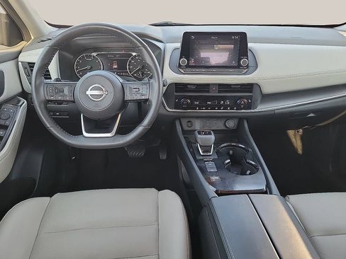 Used 2024 Nissan Rogue SV w/ SV Premium Package FWD image 10