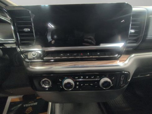 Used 2024 Chevrolet Silverado 1500 LT image 11