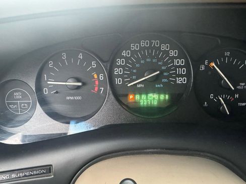 Used 2002 Buick Regal LS w/ LS Premium Pkg image 17