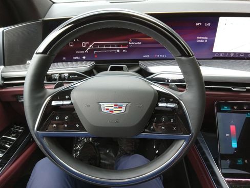 Used 2025 Cadillac Escalade Sport w/ LPO, ONYX Package image 13