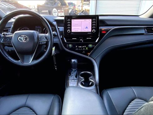 Used 2023 Toyota Camry SE image 14