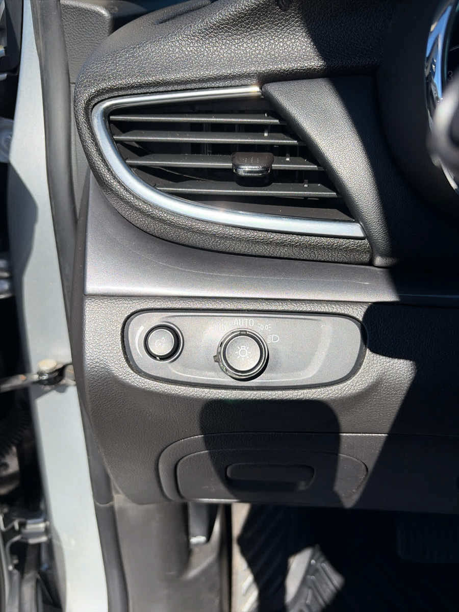 Used 2017 Buick Encore Preferred AWD/4WD image 18