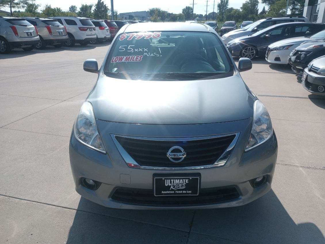 Used 2012 Nissan Versa FWD image 3