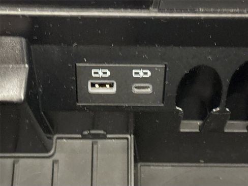 Used 2023 Toyota Tundra Limited w/ Power Package image 37