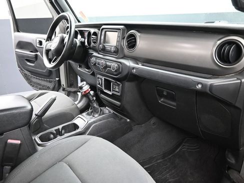 Used 2021 Jeep Gladiator Sport AWD/4WD image 32
