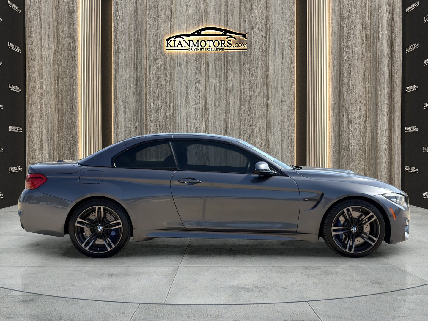 Used 2018 BMW M4 Convertible RWD image 8